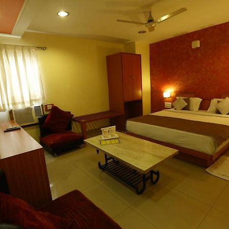 Hotel Paradise インドール エクステリア 写真